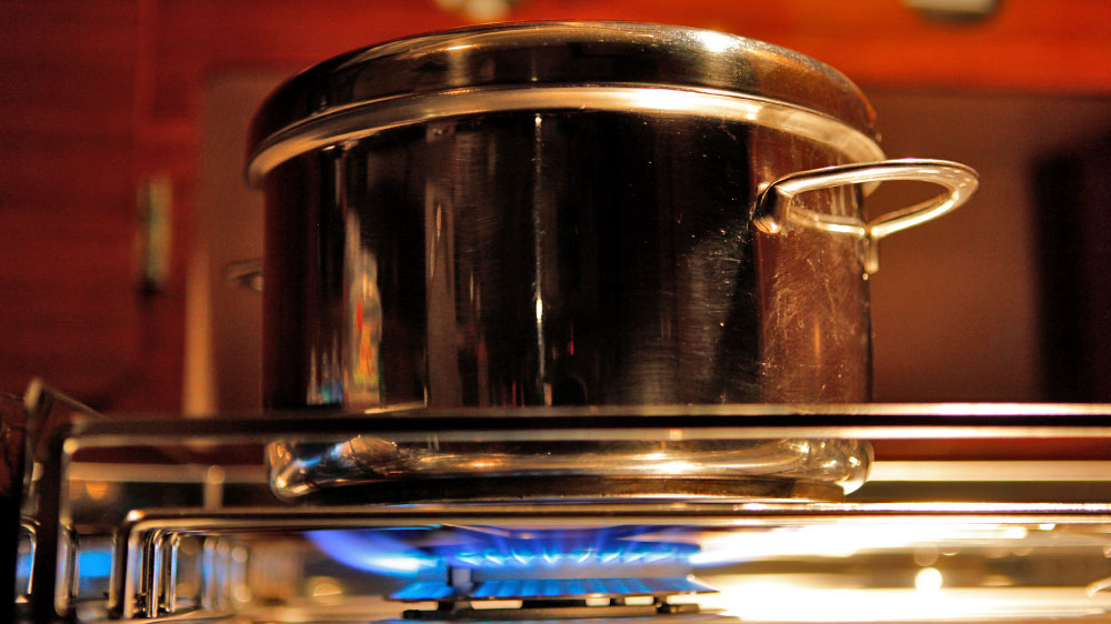 blauwasser_pantry_kochen_an_bord_gas
