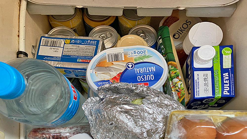 blauwasser_pantry_kochen_an_bord_kuehlschrank