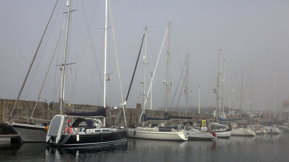 blauwasser_portugal_hafen_Leixoes_nebel