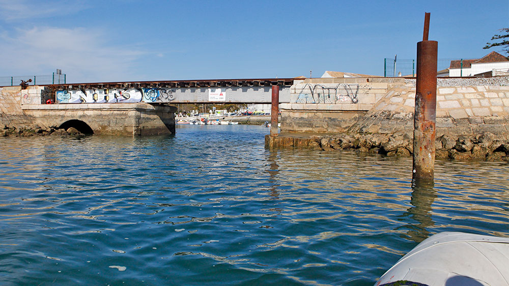 blauwasser_portugal_hafen_faro_bruecke