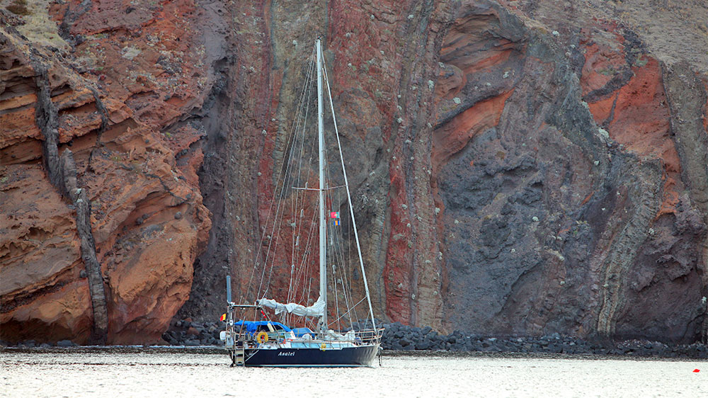 blauwasser_portugal_hafen_madeira_enseada_da_abra_vulkan