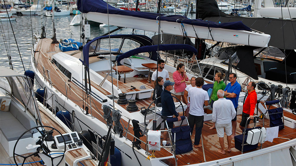 blauwasser_praxis_segelscheine_shs_yacht_auf_dem_ozean