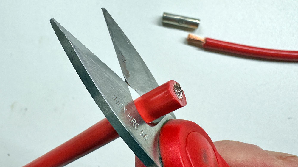 blauwasser_praxistipp_elektrik_kabel_verbinden_gross_abisolieren