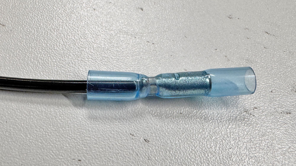 blauwasser_praxistipp_elektrik_kabel_verbinden_klein_pressen_1