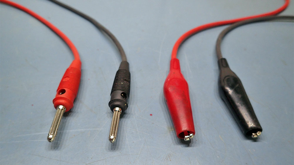 blauwasser_praxistipp_elektrik_messleitung_herstellen_bueschelstecker_klemme