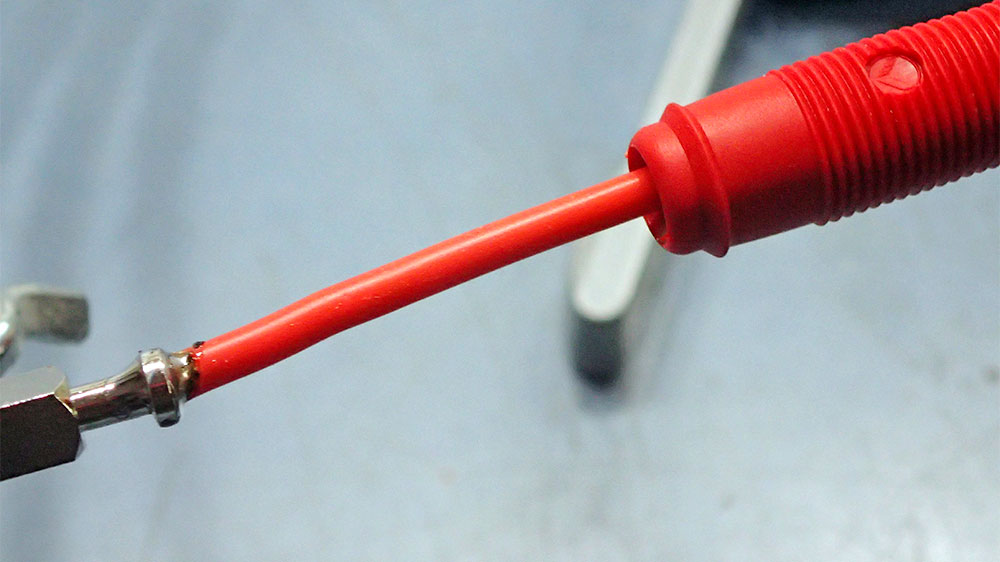 blauwasser_praxistipp_elektrik_messleitung_herstellen_loeten_bueschelstecker_2