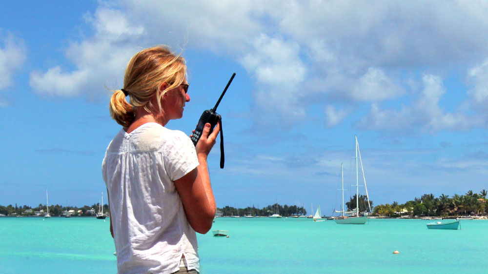 blauwasser_reise_charter_packliste_handfunkgeraet