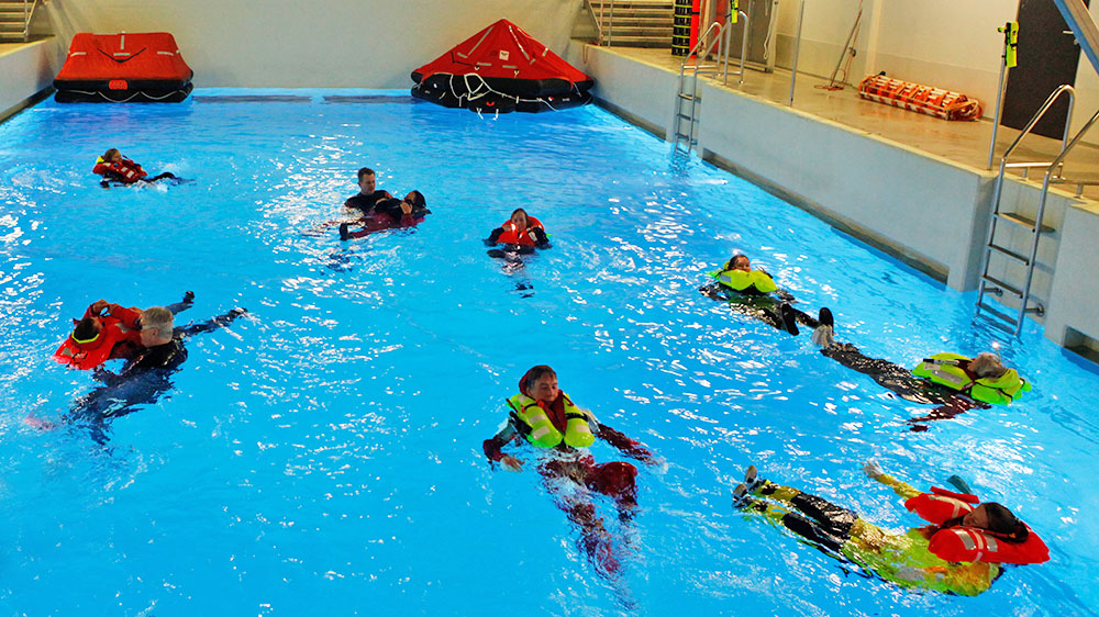 blauwasser_rettungsweste_auftrieb_schwimmkoerper