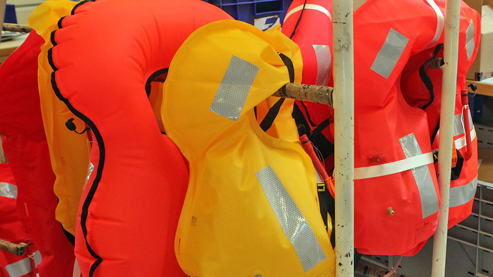 blauwasser_rettungsweste_wartung_schwimmkoerper