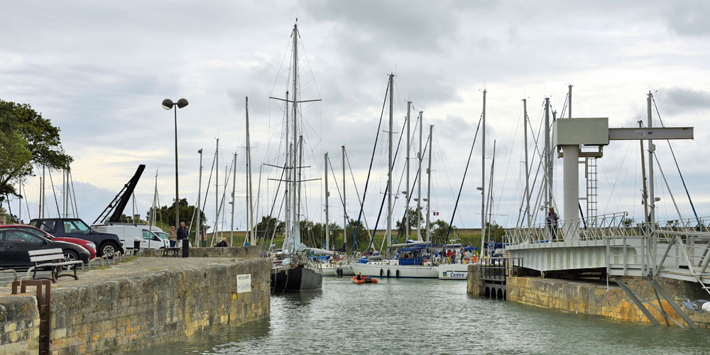 blauwasser_revier_bretagne_logoff_re