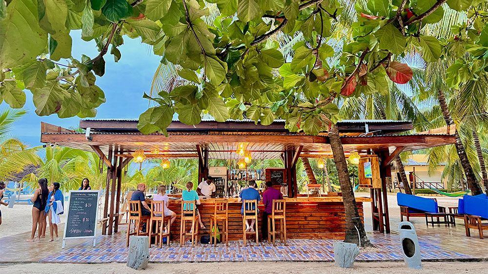 blauwasser_revier_tansania_sansibar_essen_gehen