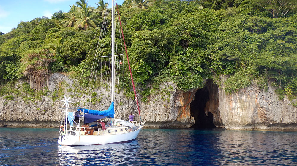 blauwasser_revier_tonga_vavau_hoehle_1