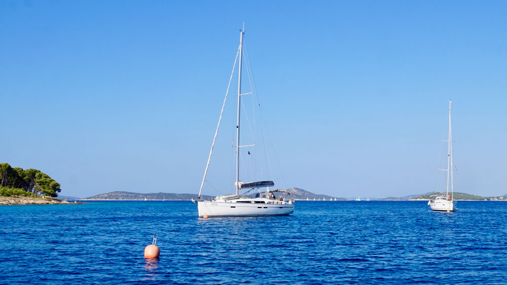 blauwasser_revierbericht_kroatien_mitteldalmatien_boje