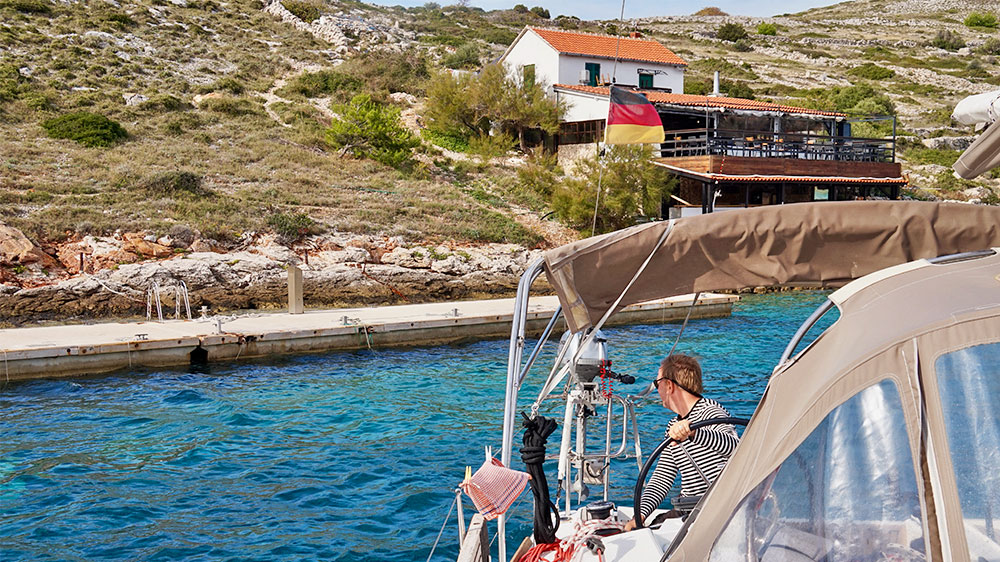 blauwasser_revierbericht_kroatien_mitteldalmatien_bucht_konoba
