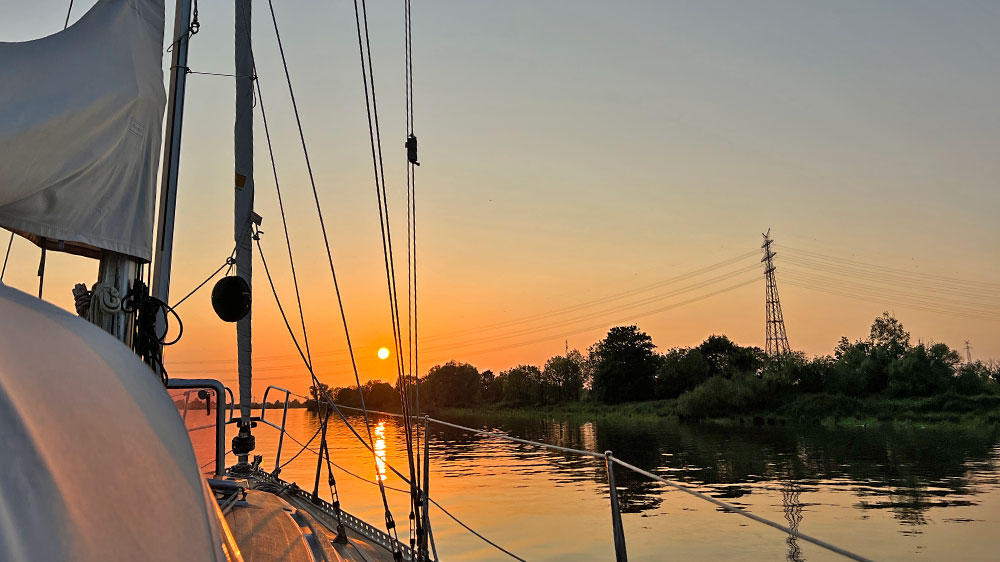 blauwasser_reviere_segeln_deutschland_elbe_luehesand