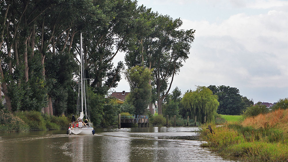 blauwasser_reviere_segeln_deutschland_elbe_schwinge_yacht
