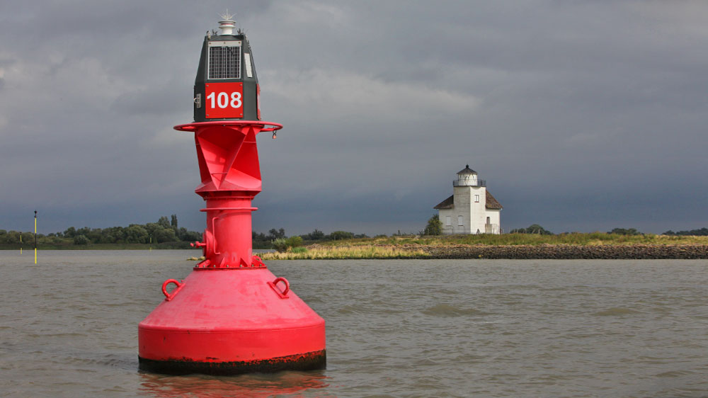 blauwasser_reviere_segeln_deutschland_elbe_tonne_108