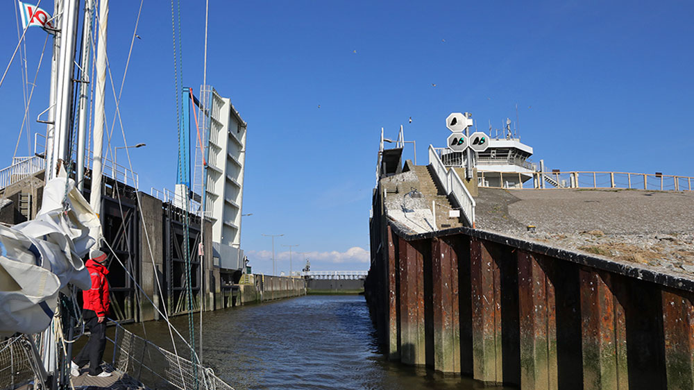 blauwasser_revierinfo_eider_nordsee_nok_eidersperrwerk_schleuse