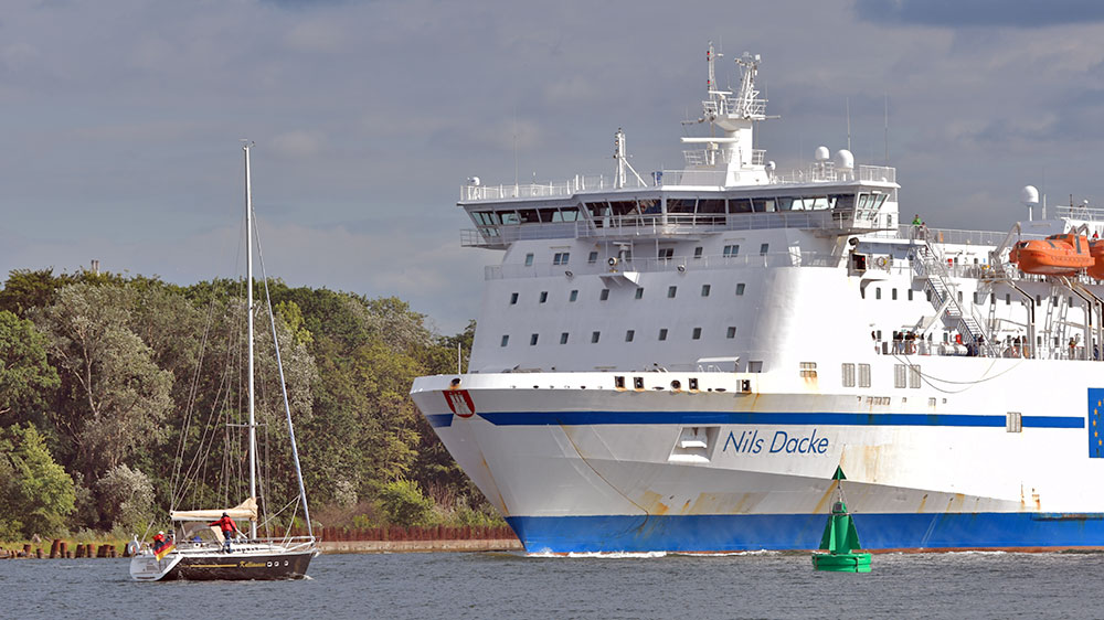 blauwasser_revierinformation_ostsee_polen_stettiner_haff_faehrschiff