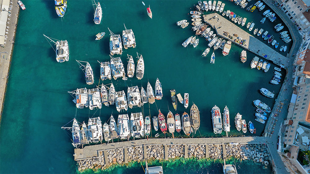 blauwasser_revierinformation_saronischer_golf_hydra_hafen_voll