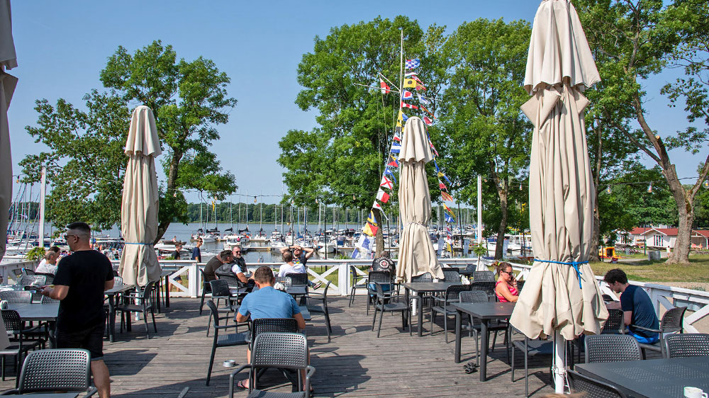 blauwasser_revierreportage_polen_masurische_seenplatte_hafenrestaurant
