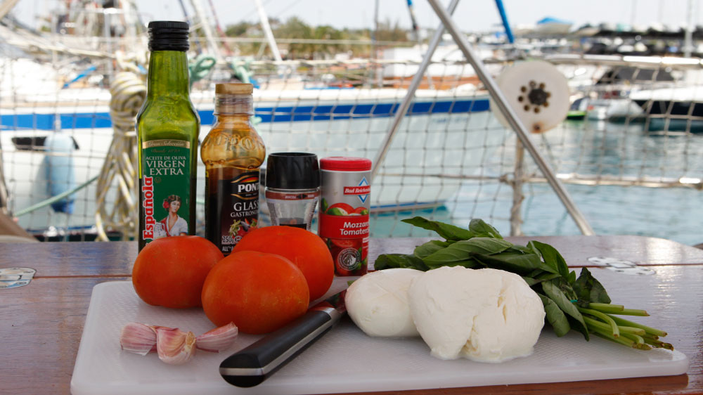 blauwasser_rezepte_insalata_caprese_zutaten