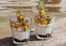 Rezept: Tropical Joghurt auf Keksboden