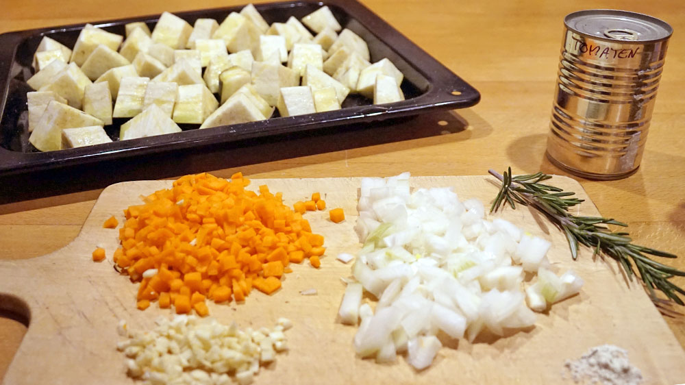 blauwasser_rezepte_nudeln_mit_auberginensauce_vorbereitung