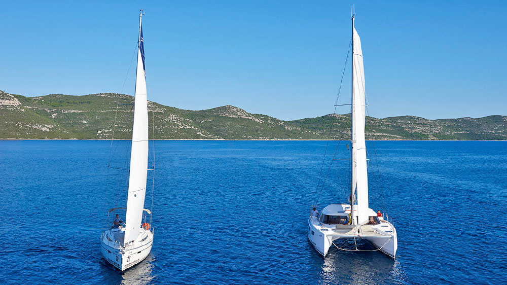 blauwasser_richtig_und_sicher_chartern_yachtauswahl_kat_mono_segeln