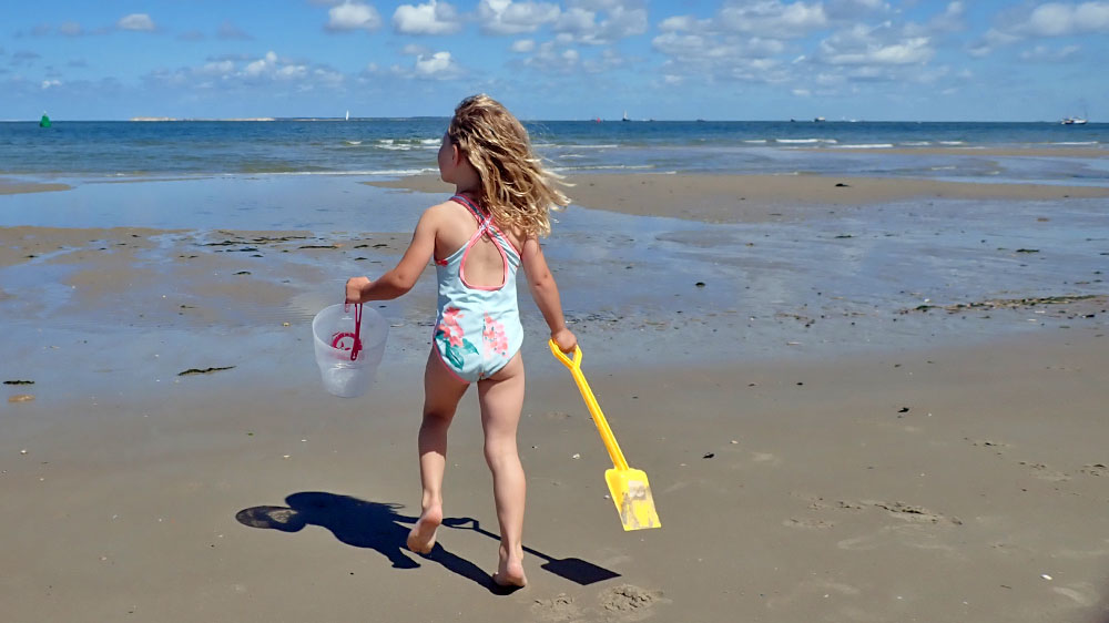 blauwasser_segelbekleidung_kinder_famile_strand