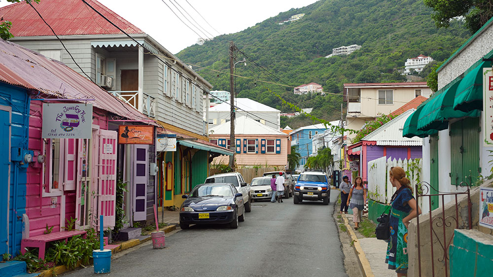 blauwasser_segeln_british_virgin_islands_revierinformation_road_town_einkaufsstraße