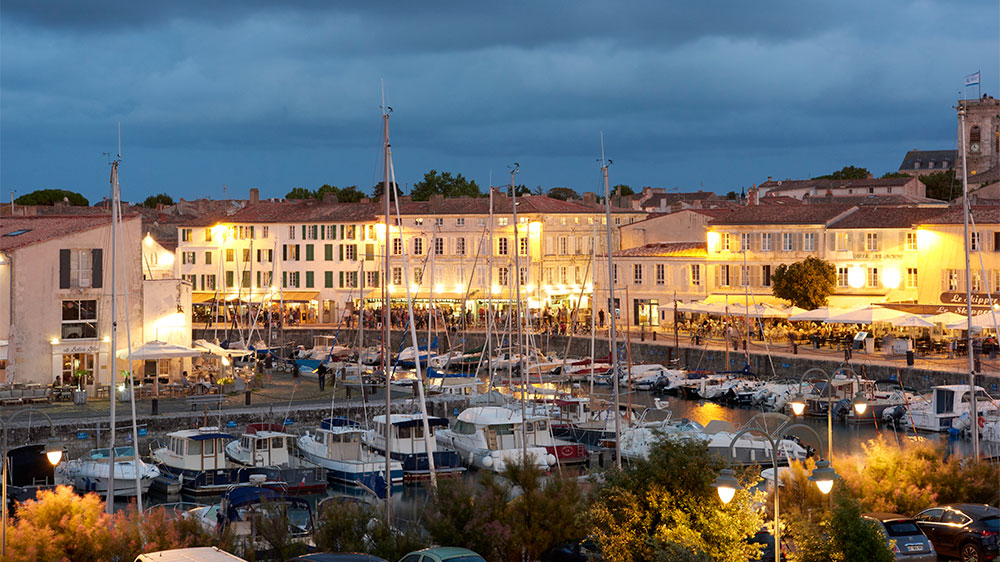 blauwasser_segeln_charter_atlantik_biskaya_frankreich_saint_martin_de_re_hafenbecken