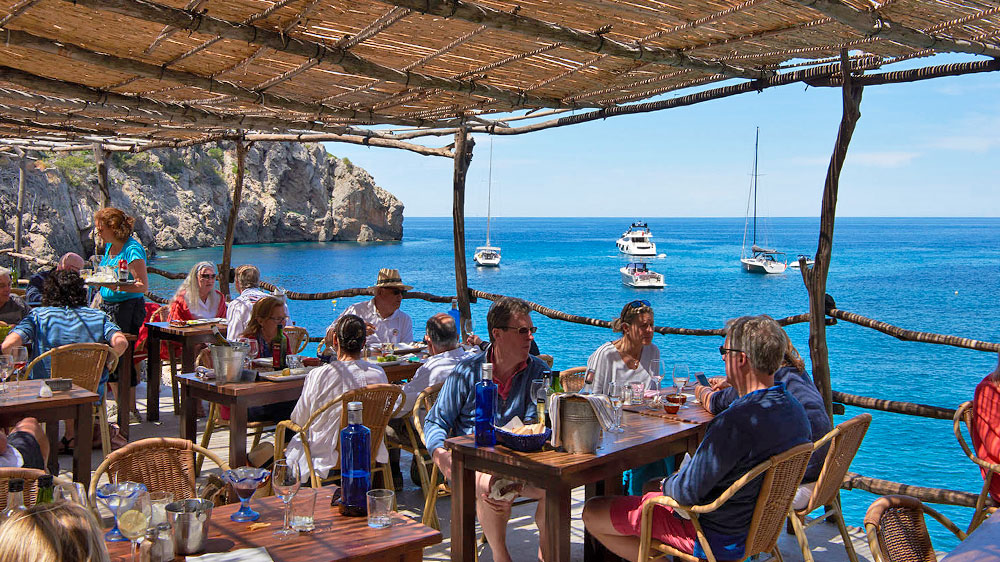 blauwasser_segeln_charter_balearen_mallorca_cala_deia