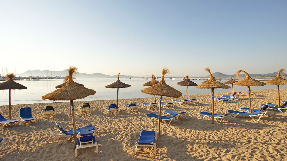 blauwasser_segeln_charter_balearen_mallorca_strand_puerto_de_pollenca