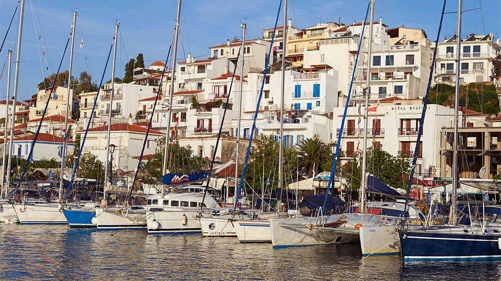 blauwasser_segeln_charter_griechenland_noerdliche_sporaden_skiathos_hafen