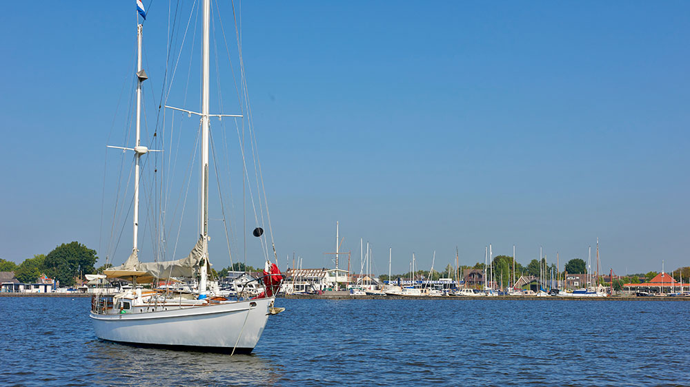 blauwasser_segeln_charter_holland_vecht_seenplatte_loosdrecht_ankerlieger