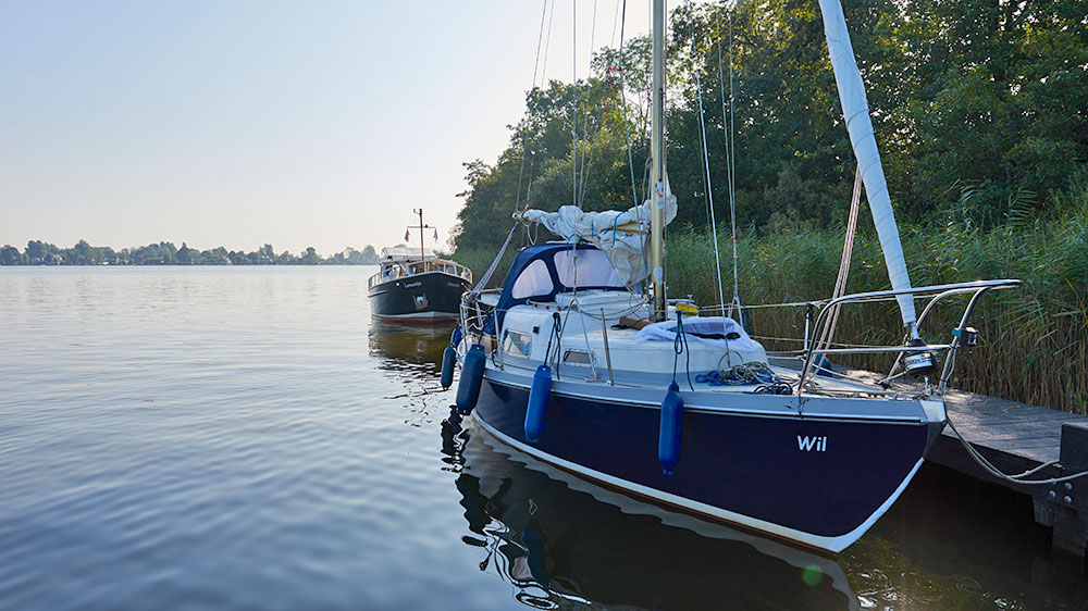 blauwasser_segeln_charter_holland_vecht_seenplatte_loosdrecht_liegeplatz