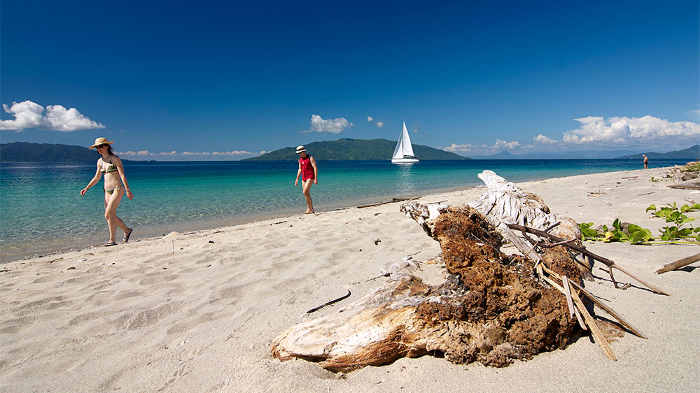 blauwasser_segeln_charter_madagaskar_insel_tanikely_strand