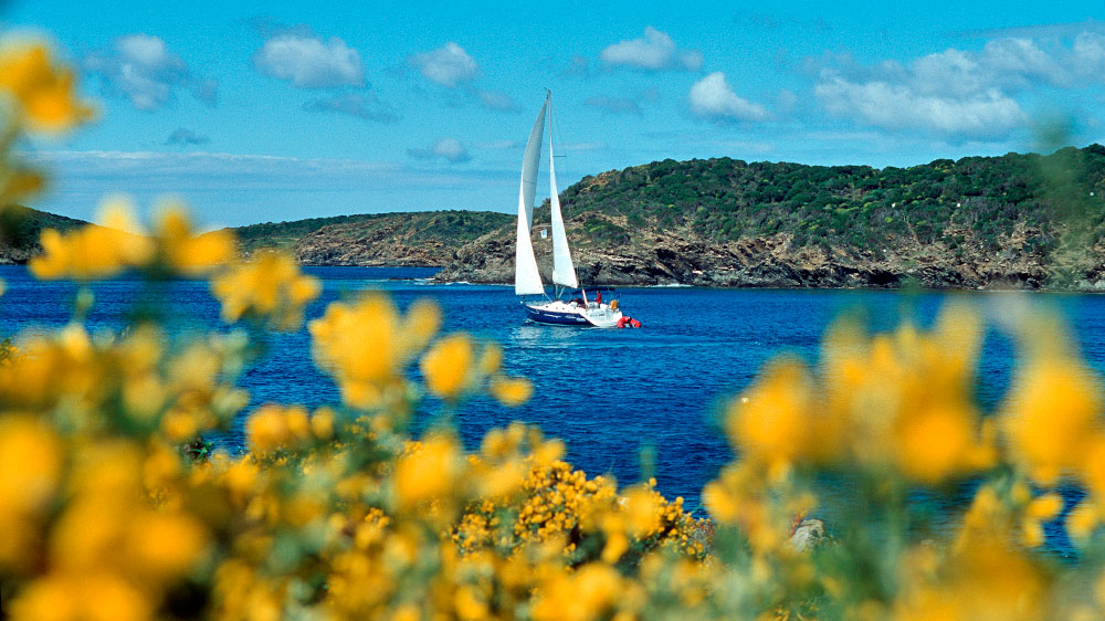 blauwasser_segeln_charter_sardinien_sueden_segelyacht