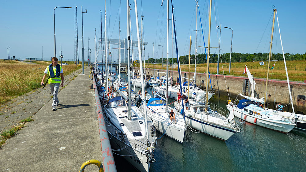 blauwasser_segeln_charter_sued_holland_seeland_zandreek_schleuse