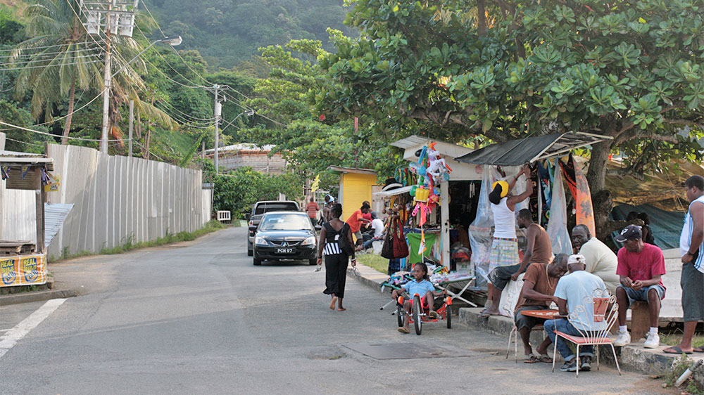 blauwasser_segeln_karibik_tobago_charlotteville_strassenszene