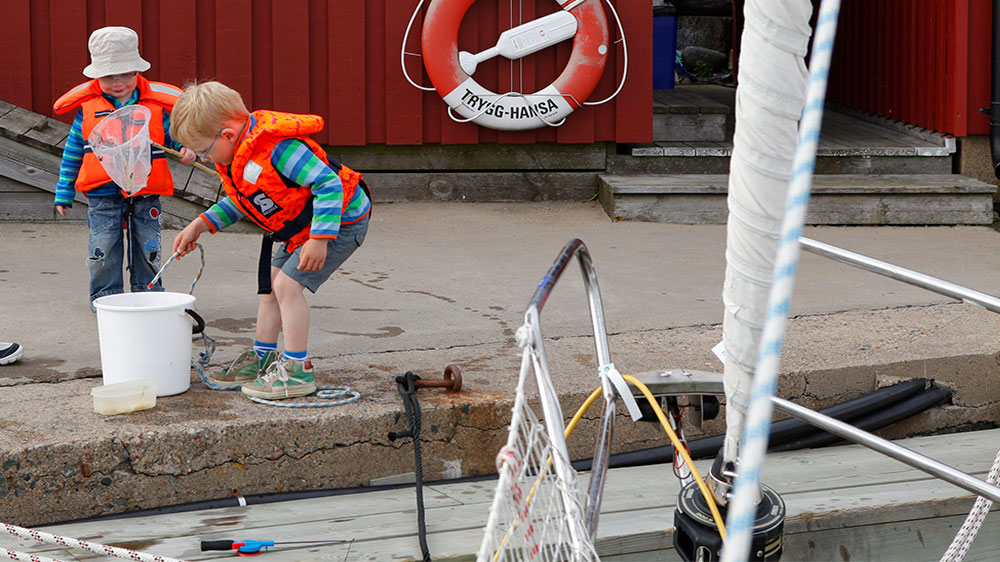 blauwasser_segeln_kinder_sicherheit_yacht_pier