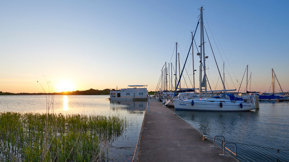 blauwasser_segeln_rund_ruegen_tipps_neuhof_steganlage