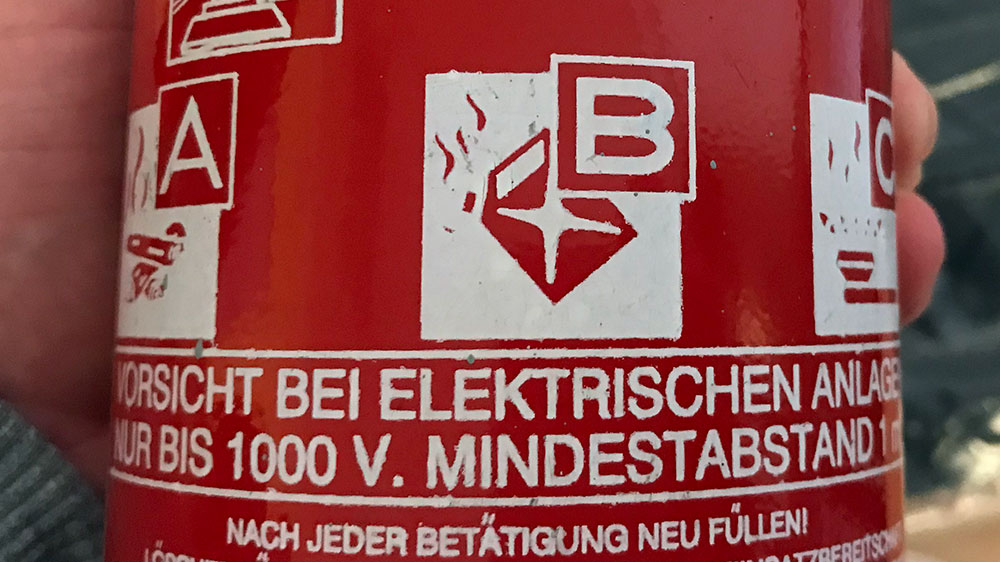 blauwasser_sicherheit_brandursachen_brandbekaempfung_feuerloescher_brandklassen