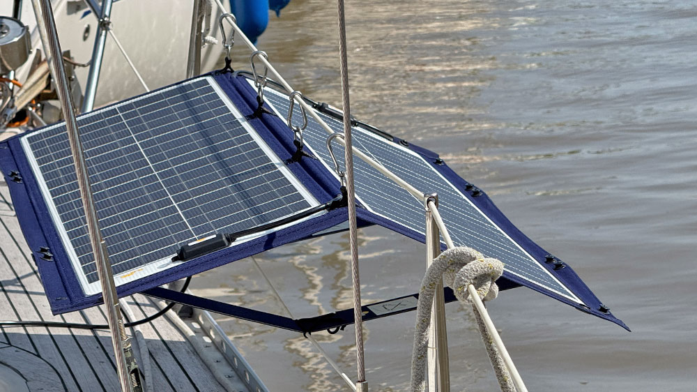 blauwasser_solarmodule_ausprobiert_tx-rail-sunware_aufgeklappt