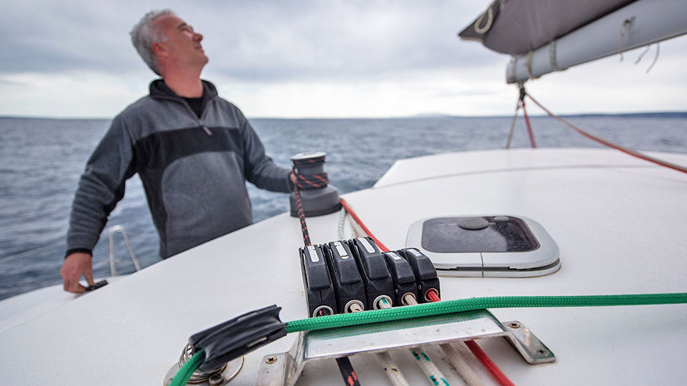 blauwasser_trimaran_neel_test_fahrbericht_charter_leinenfuehrung