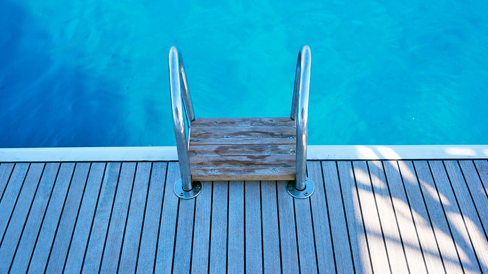 blauwasser_uebernahme_checkliste_charteryacht_badeleiter