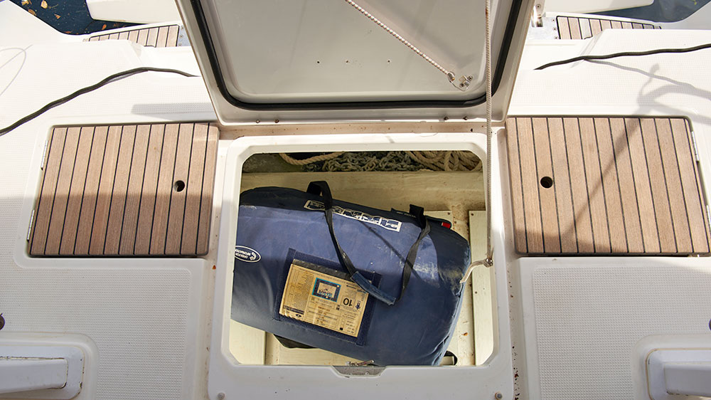 blauwasser_uebernahme_checkliste_charteryacht_rettungsinsel