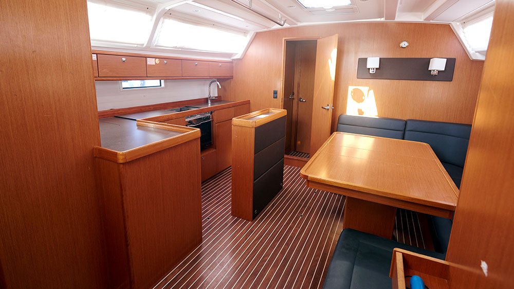 blauwasser_uebernahme_checkliste_charteryacht_salon