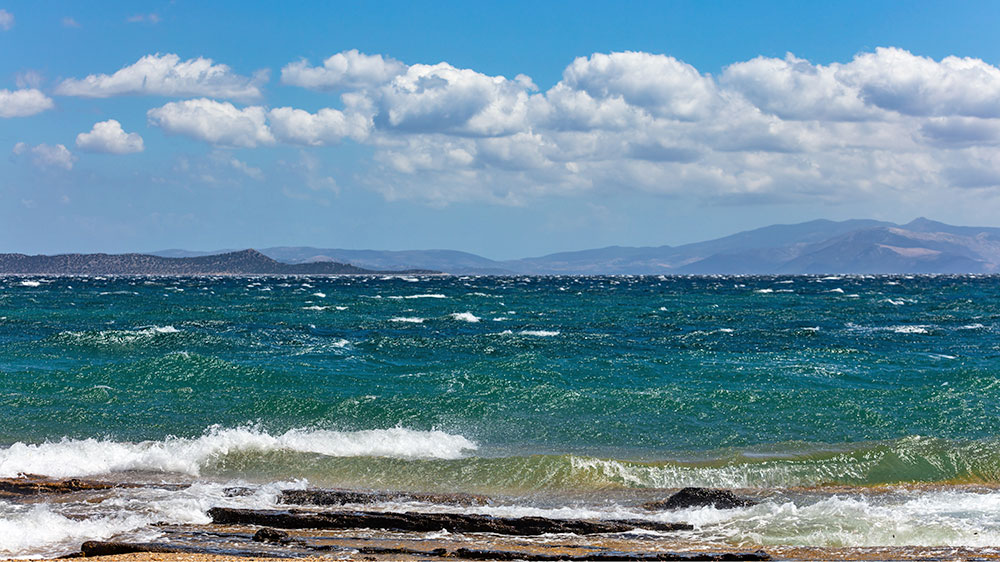 blauwasser_wind_meltemi_mittelmeer_griechenland_strand